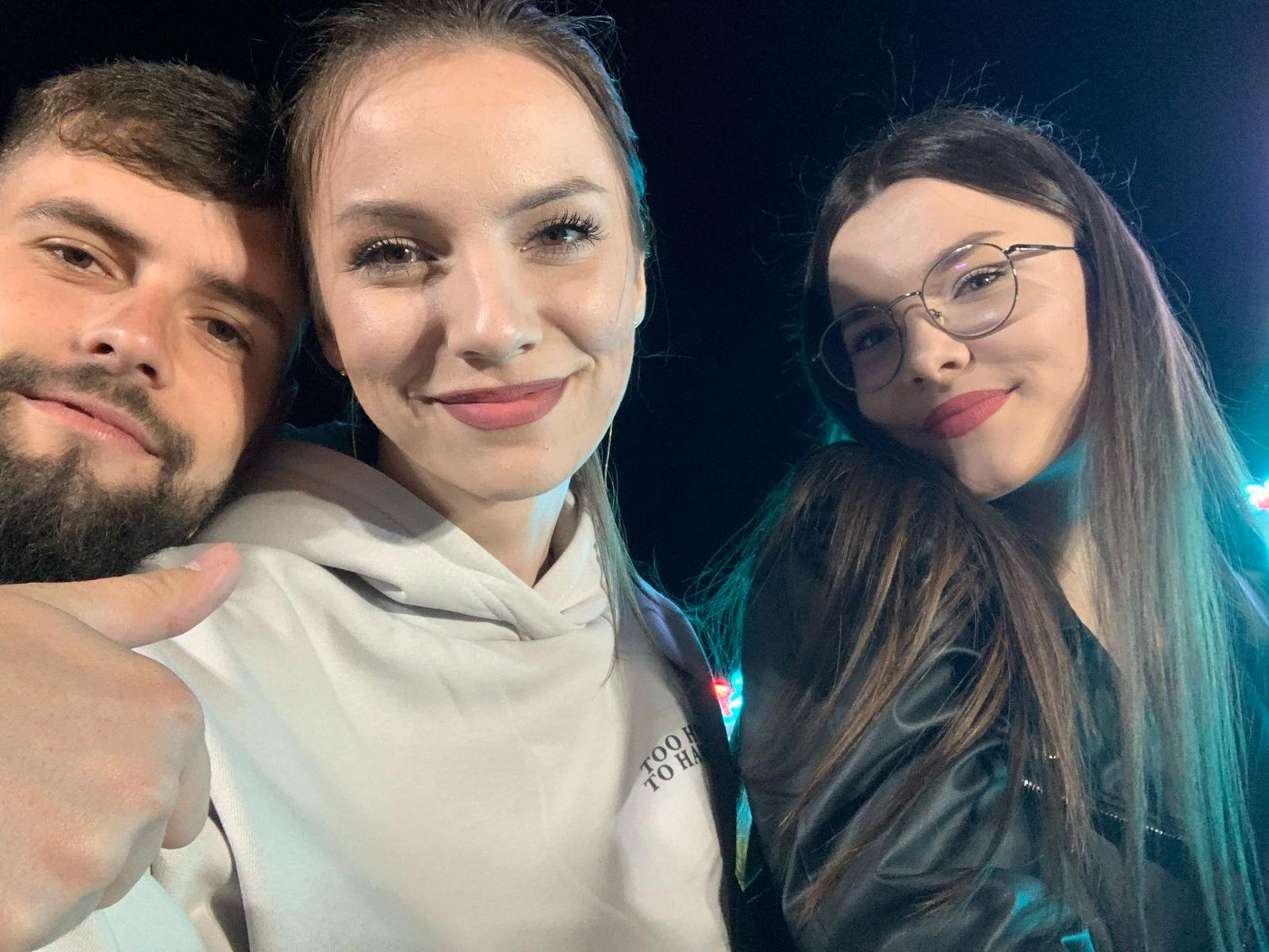 Zâmbete și veselie